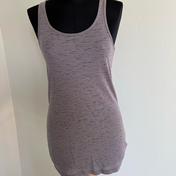 Bundle of womens size medium tank tops - Picture 5 of 12